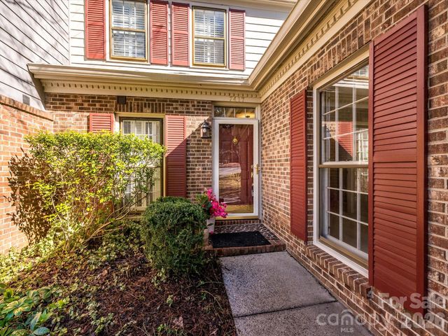 7417 Red Oak Lane, Charlotte, NC 28226