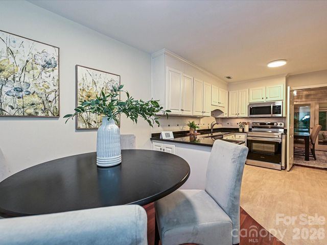 7417 Red Oak Lane, Charlotte, NC 28226