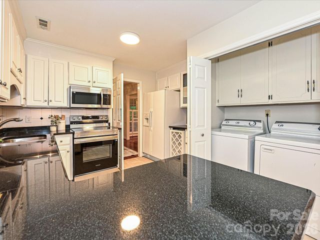 7417 Red Oak Lane, Charlotte, NC 28226