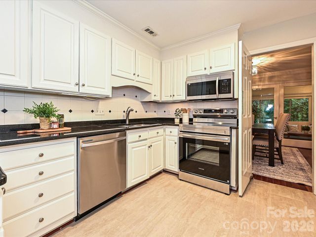 7417 Red Oak Lane, Charlotte, NC 28226