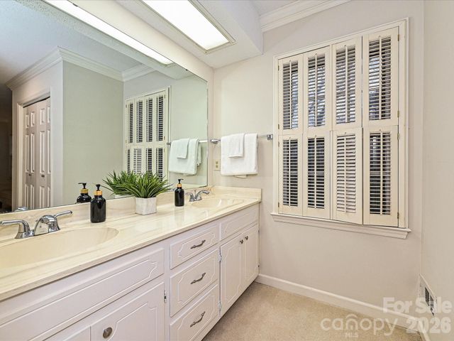 7417 Red Oak Lane, Charlotte, NC 28226