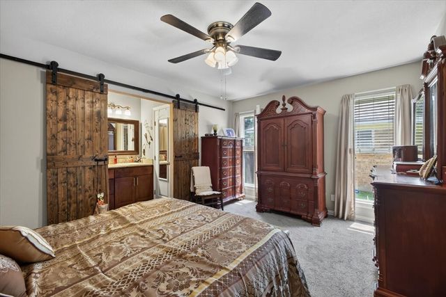 523 Lynnewood Avenue, Burleson, TX 76028
