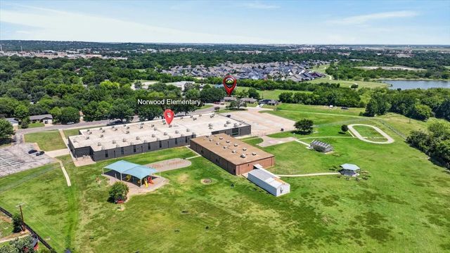 523 Lynnewood Avenue, Burleson, TX 76028