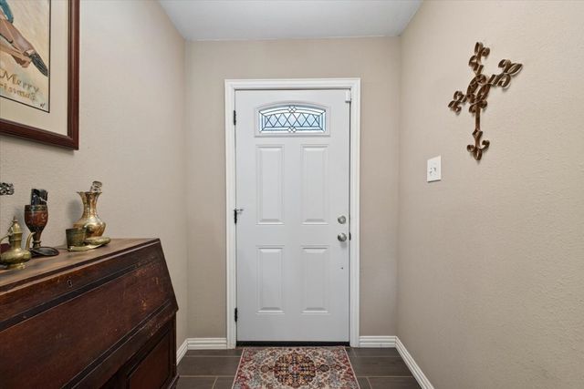 523 Lynnewood Avenue, Burleson, TX 76028