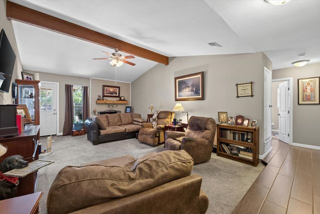 523 Lynnewood Avenue, Burleson, TX 76028
