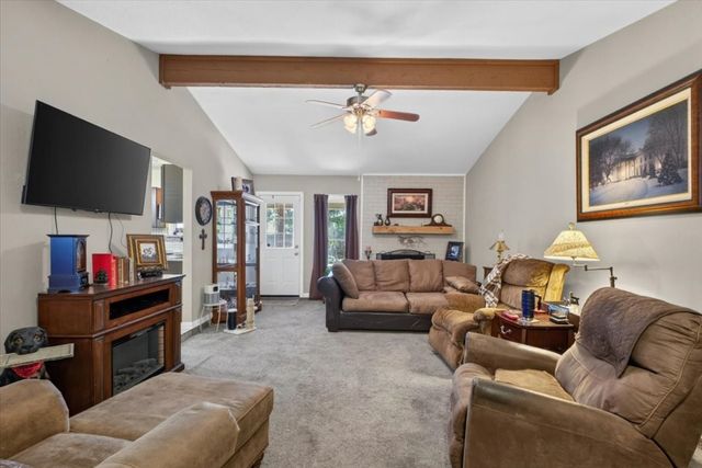 523 Lynnewood Avenue, Burleson, TX 76028