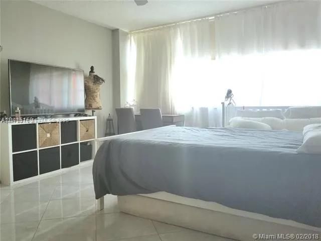 1301 NE Miami Gardens Drive 1215W, Miami, FL 33179