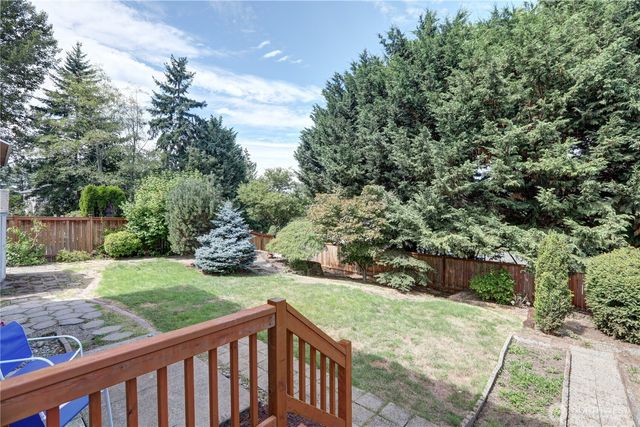 2208 S 380th Street, Federal Way, WA 98003