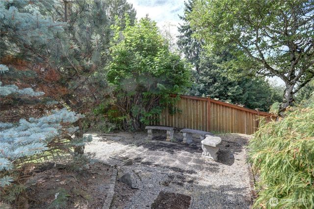2208 S 380th Street, Federal Way, WA 98003