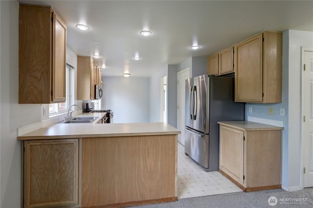 2208 S 380th Street, Federal Way, WA 98003