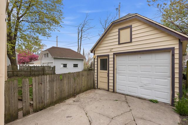 1612 Main STREET, Racine, WI 53402
