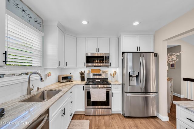 7 Lindner Lane, Howell, NJ 07731