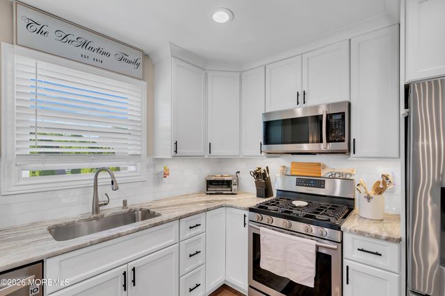 7 Lindner Lane, Howell, NJ 07731