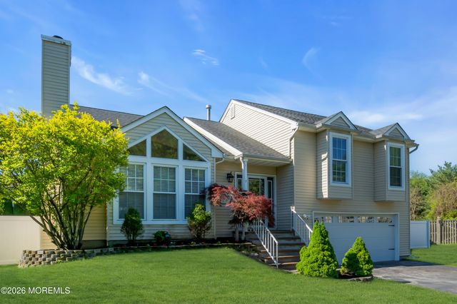 7 Lindner Lane, Howell, NJ 07731