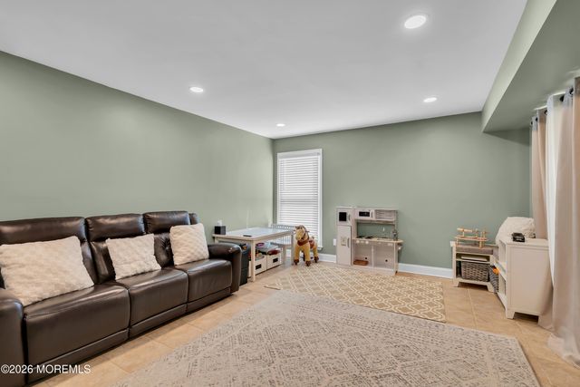 7 Lindner Lane, Howell, NJ 07731