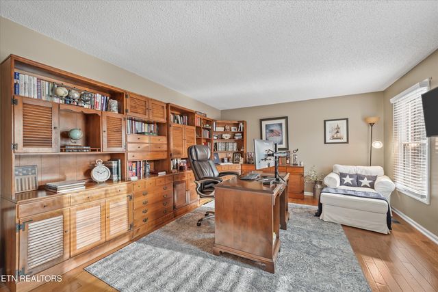 704 Knights Bridge Rd, Maryville, TN 37803