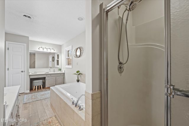 704 Knights Bridge Rd, Maryville, TN 37803