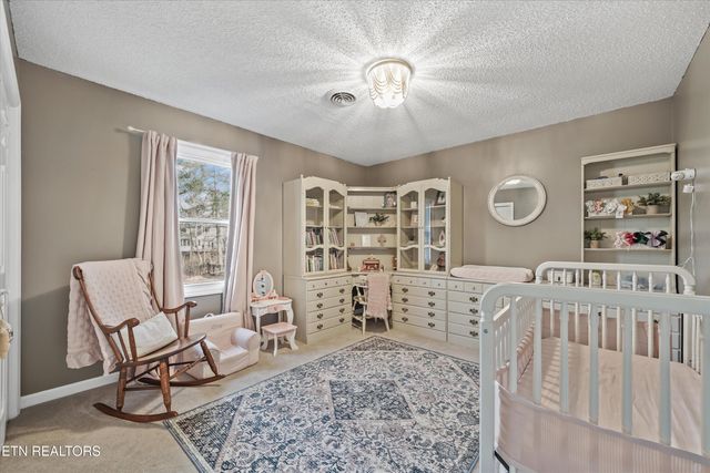 704 Knights Bridge Rd, Maryville, TN 37803