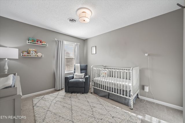 704 Knights Bridge Rd, Maryville, TN 37803