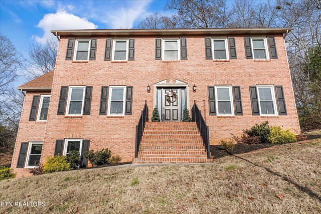 704 Knights Bridge Rd, Maryville, TN 37803