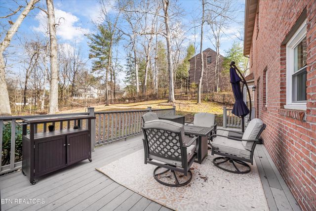 704 Knights Bridge Rd, Maryville, TN 37803