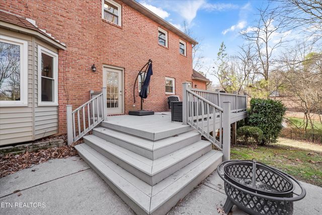 704 Knights Bridge Rd, Maryville, TN 37803