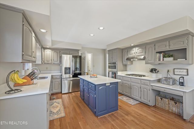 704 Knights Bridge Rd, Maryville, TN 37803