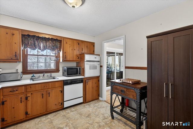 31 Longview Drive, Ridgefield, CT 06877