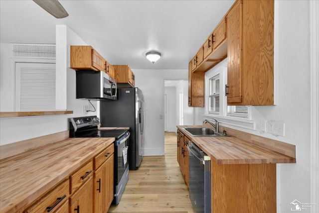 5813 W Temperance Road, Ottawa Lake, MI 49267