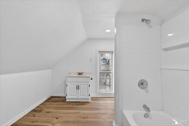 5813 W Temperance Road, Ottawa Lake, MI 49267