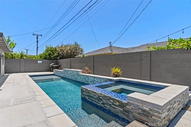 15881 Pilgrim, Huntington Beach, CA 92647