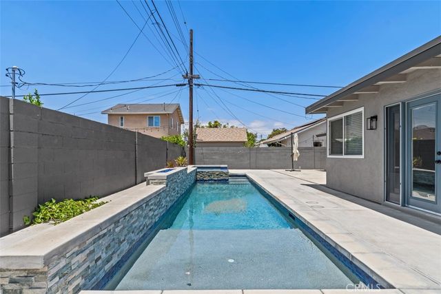15881 Pilgrim, Huntington Beach, CA 92647