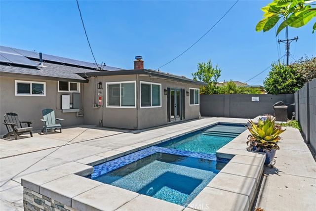 15881 Pilgrim, Huntington Beach, CA 92647