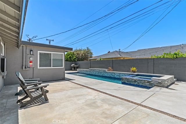 15881 Pilgrim, Huntington Beach, CA 92647