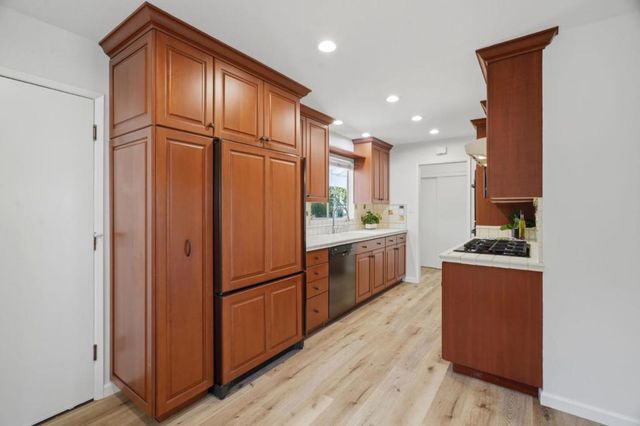 1763 Walnut Drive, Mountain View, CA 94040