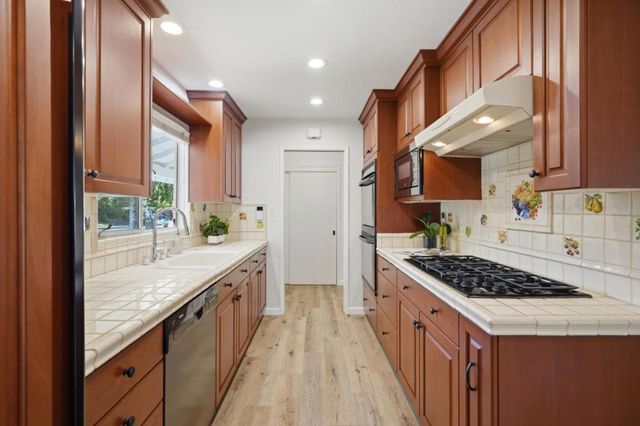 1763 Walnut Drive, Mountain View, CA 94040