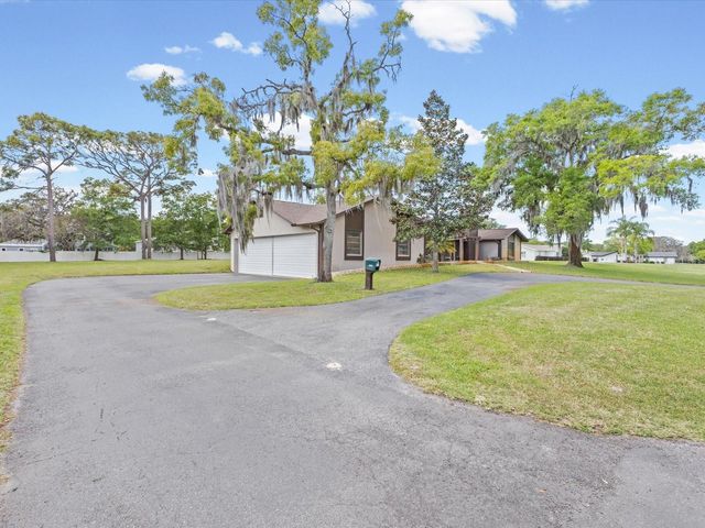 10700 LUSCOMBE COURT, New Port Richey, FL 34654