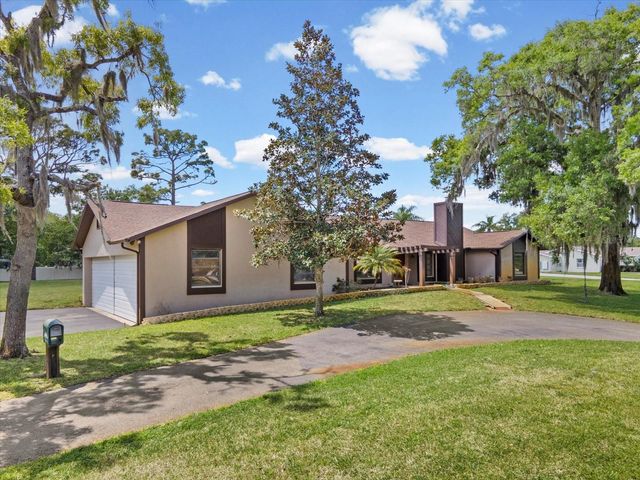 10700 LUSCOMBE COURT, New Port Richey, FL 34654