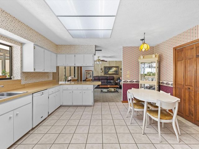 10700 LUSCOMBE COURT, New Port Richey, FL 34654