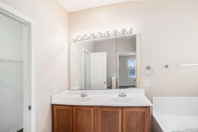 11154 Bold Forbes, San Antonio, TX 78245