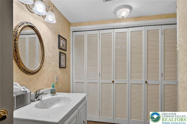 56 Hearthstone Drive, Exeter Twp, PA 19606