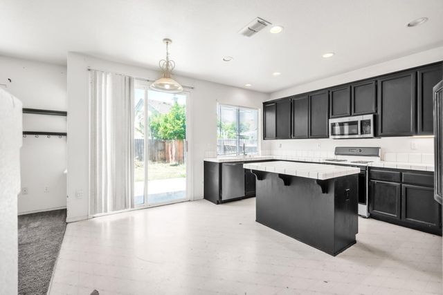 8859 Shasta Lily Dr, Elk Grove, CA 95624