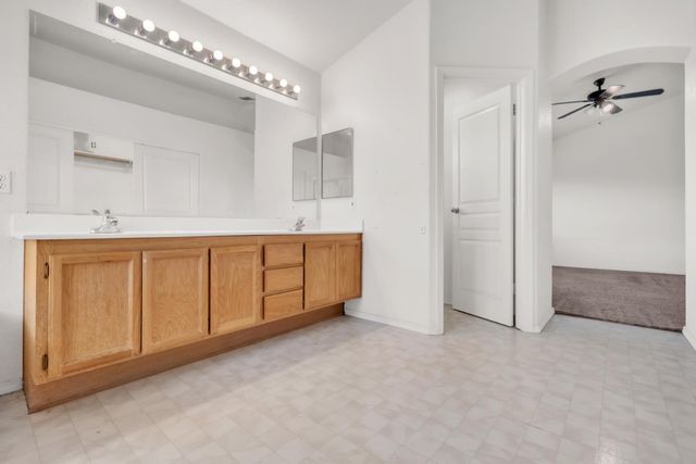 8859 Shasta Lily Dr, Elk Grove, CA 95624