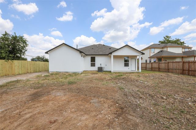 107 Brushwood ST, Bastrop, TX 78602