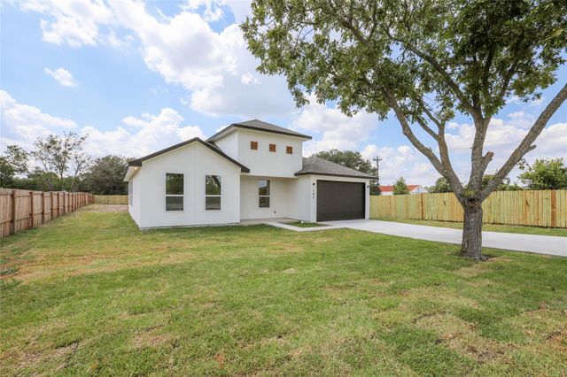 107 Brushwood ST, Bastrop, TX 78602
