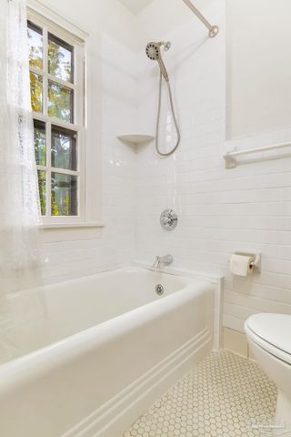 1515 E Lakeview Ave D, Pensacola, FL 32503