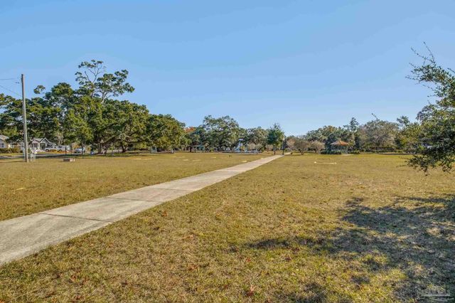 1515 E Lakeview Ave D, Pensacola, FL 32503