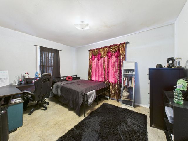 332 W Benway St, Wichita, KS 67217