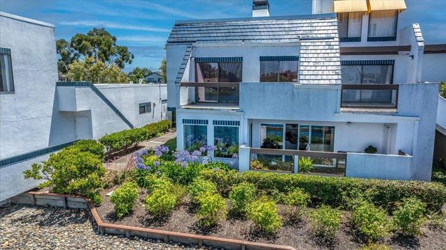 945 Lido Lane, Foster City, CA 94404