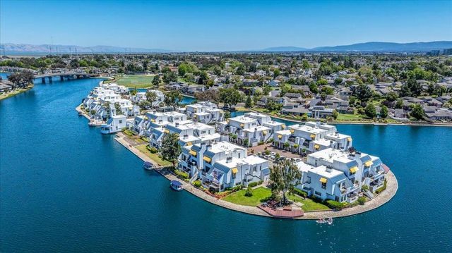 945 Lido Lane, Foster City, CA 94404